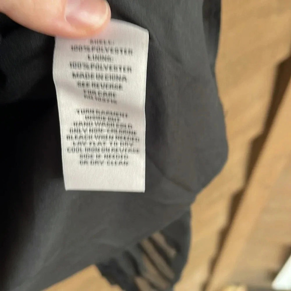 Nanette Lepore breezy black sparkle pleated blouse, size small - Picture 5 of 7